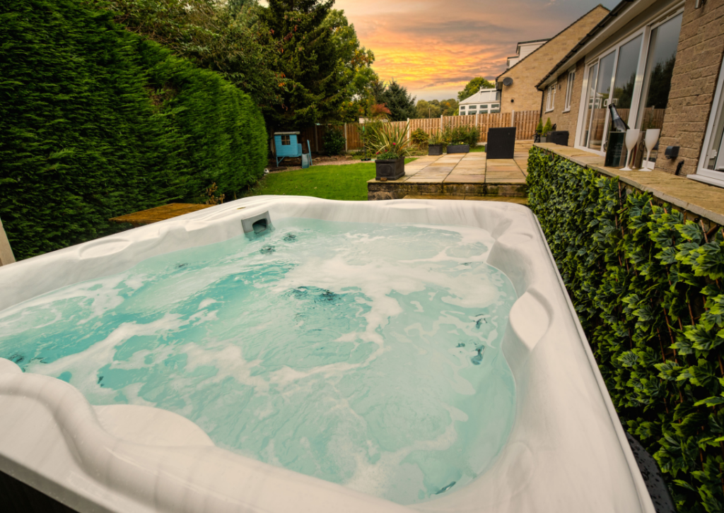 Lose Hill Lodge Holiday House with hot tub Cottage garden